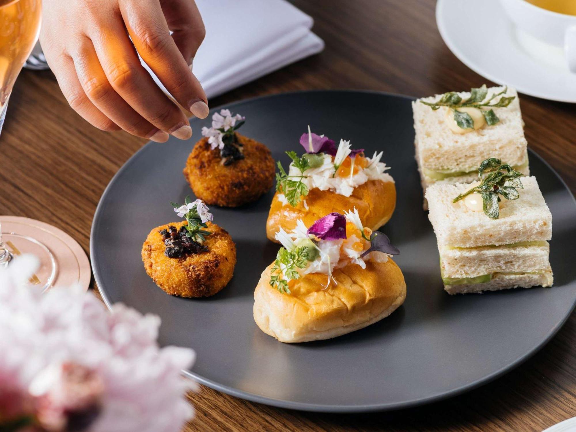 Hotel Chadstone Melbourne Mgallery Collection Exterior foto Afternoon tea at the Mandarin Oriental, Tokyo